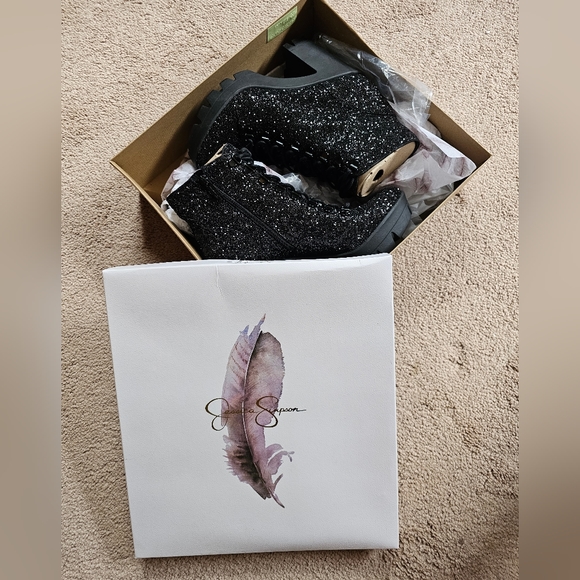 Boots - Picture 3 of 3